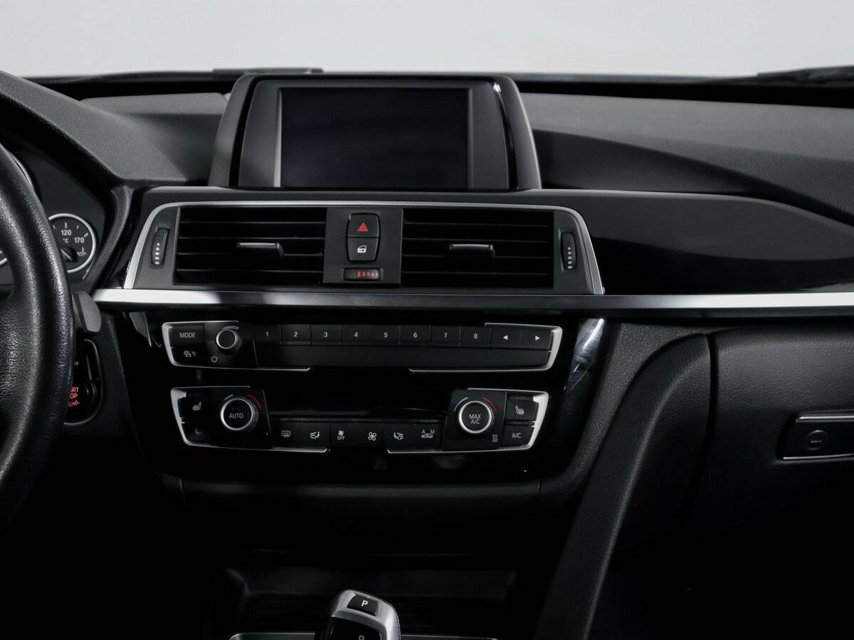 BMW 3 серии с пробегом — 2018 год. Фото: #12