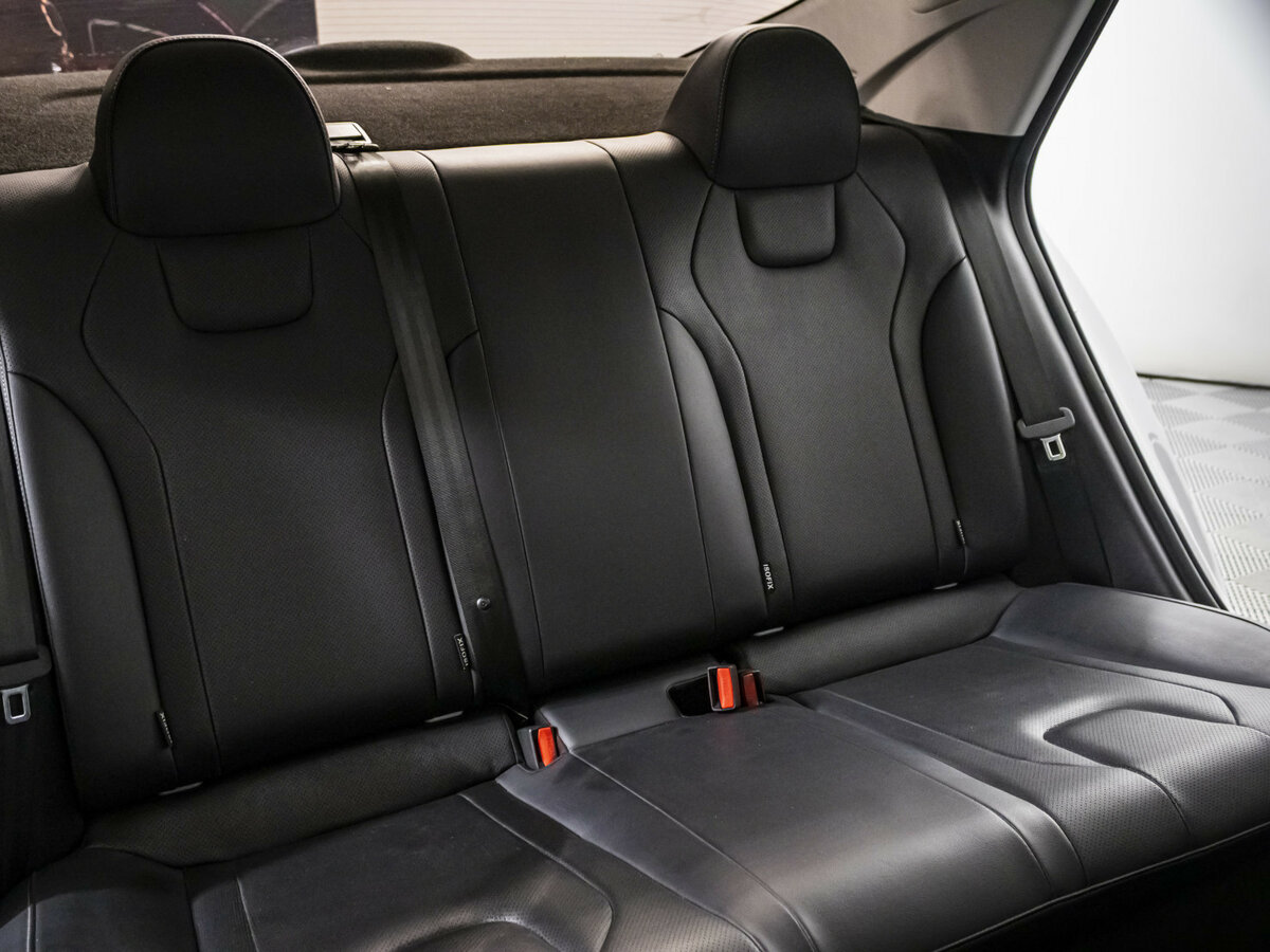 Hyundai Elantra с пробегом — 2021 год. Фото: #12