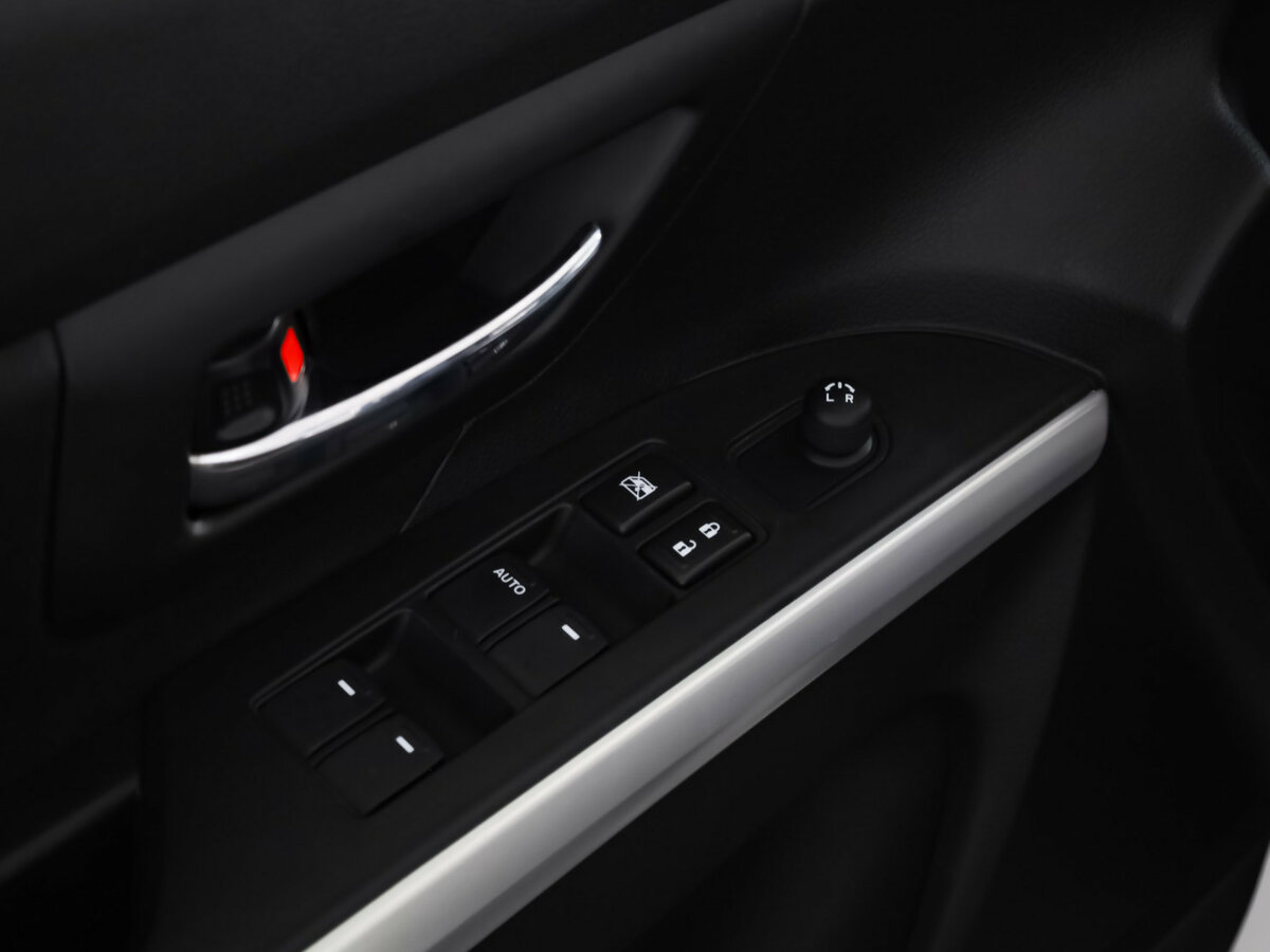 Suzuki SX4 с пробегом — 2017 год. Фото: #11