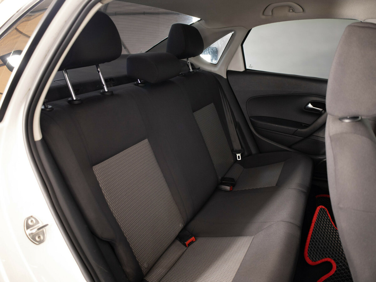 Volkswagen Polo с пробегом — 2014 год. Фото: #11