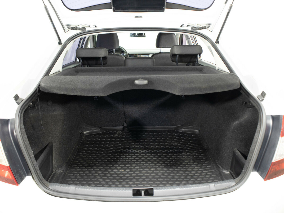 Skoda Rapid с пробегом — 2019 год. Фото: #18