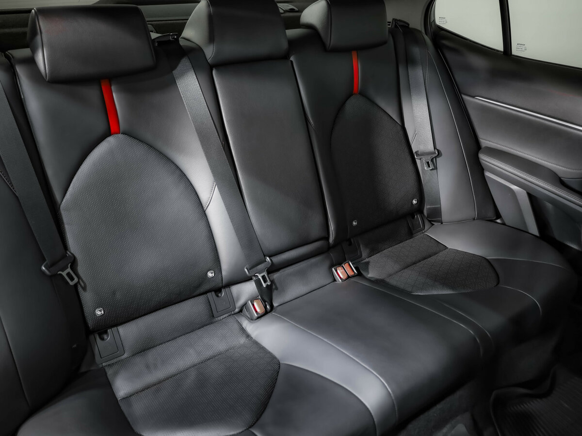 Toyota Camry с пробегом — 2021 год. Фото: #23