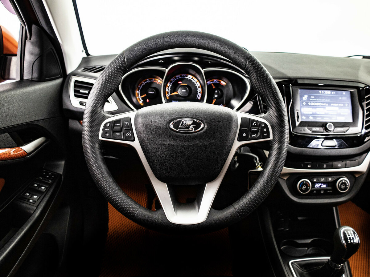 Lada (ВАЗ) Vesta с пробегом — 2019 год. Фото: #9