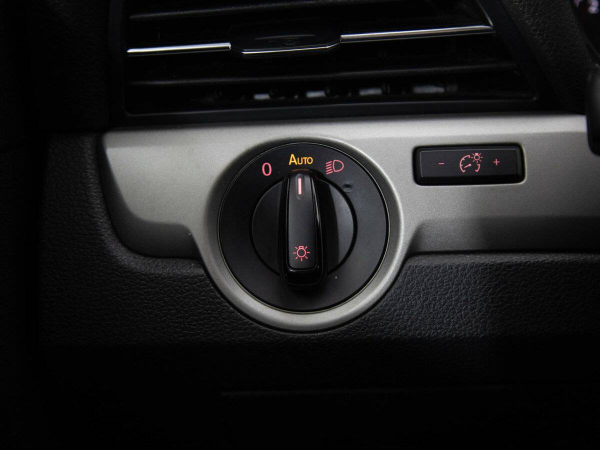 Volkswagen Passat с пробегом — 2020 год. Фото: #13