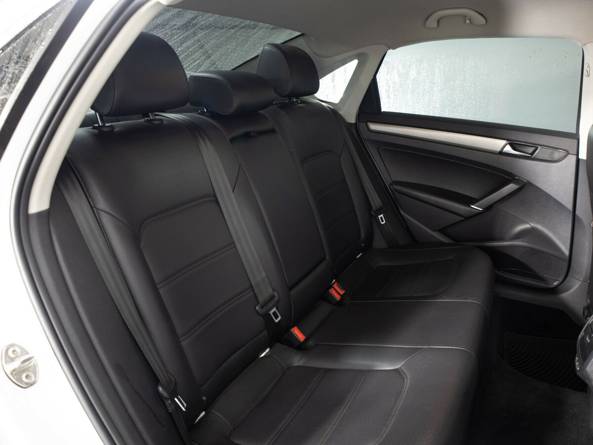 Volkswagen Passat с пробегом — 2020 год. Фото: #17