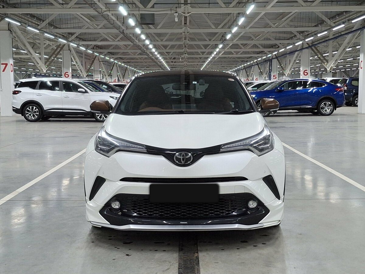 Toyota C-HR с пробегом — 2019 год. Фото: #1