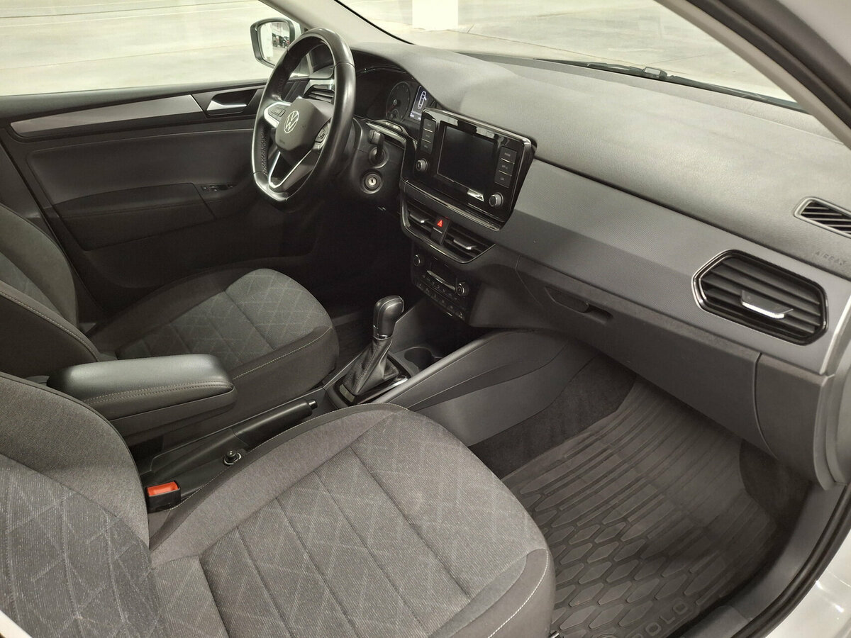 Volkswagen Polo с пробегом — 2021 год. Фото: #10