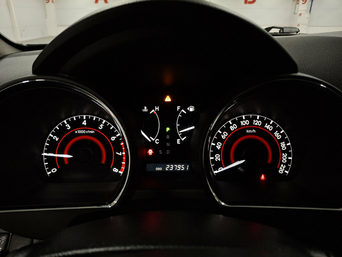 Toyota Highlander с пробегом — 2012 год. Фото: #12