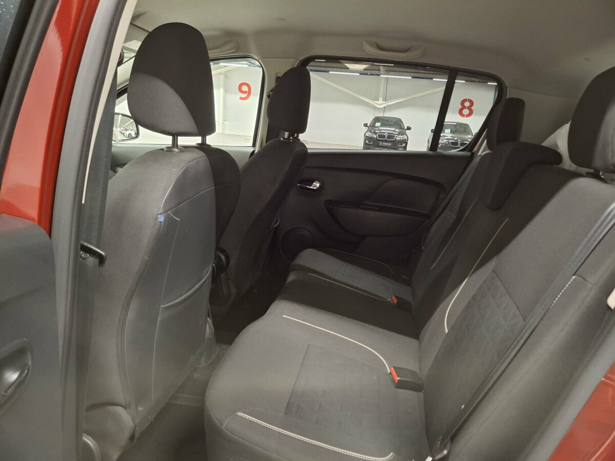 Renault Sandero с пробегом — 2018 год. Фото: #11