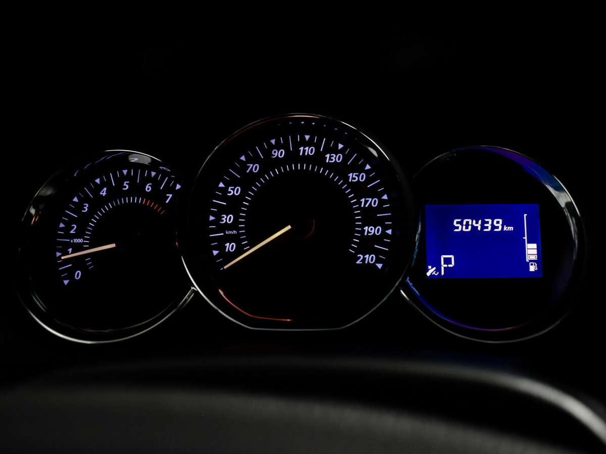 Renault Sandero с пробегом — 2016 год. Фото: #17