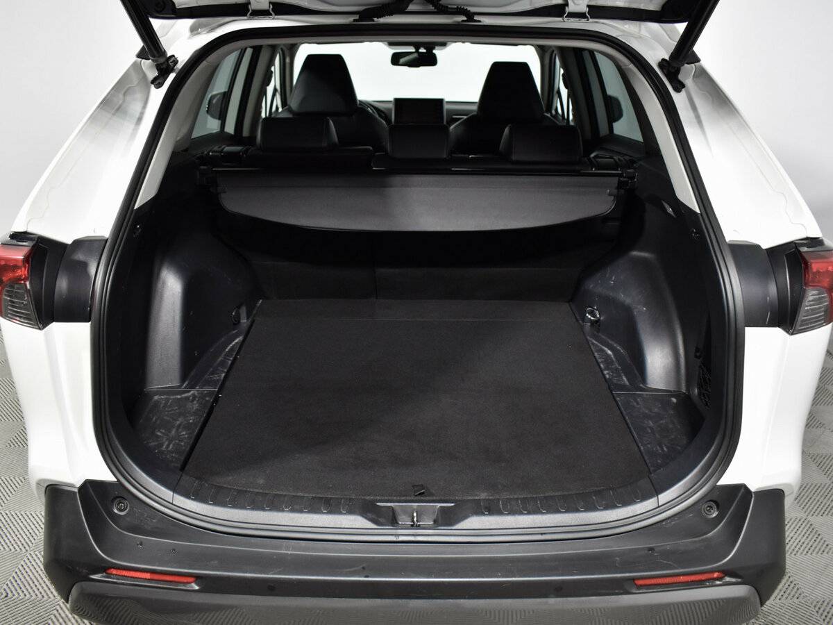 Toyota RAV4 с пробегом — 2019 год. Фото: #21