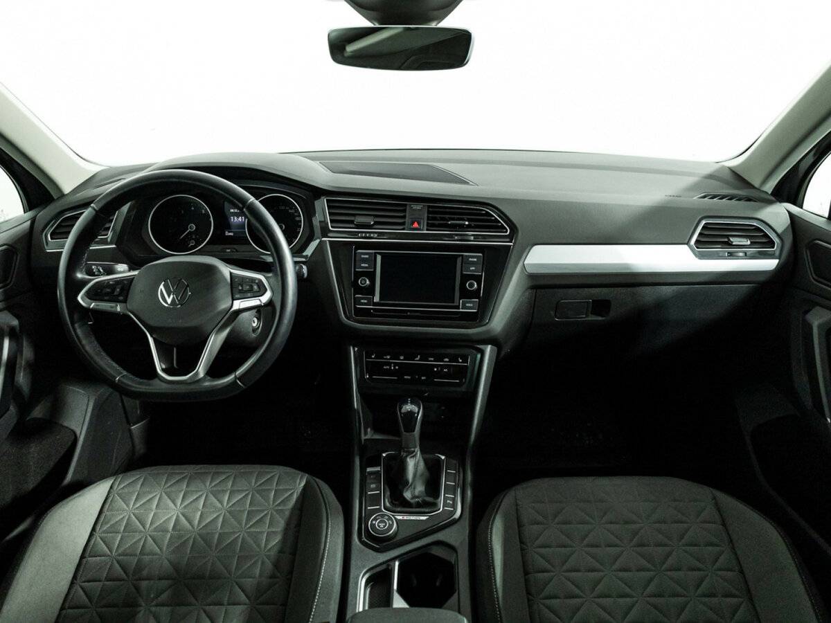 Volkswagen Tiguan с пробегом — 2021 год. Фото: #12