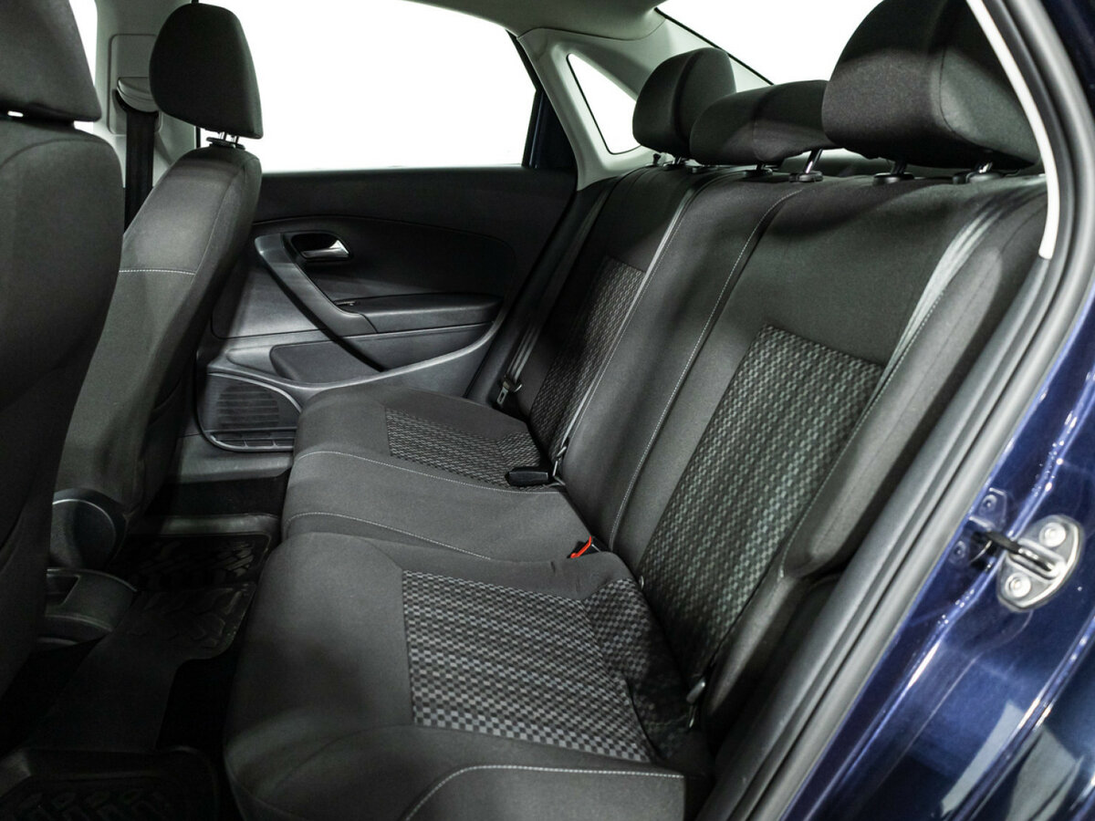 Volkswagen Polo с пробегом — 2015 год. Фото: #9