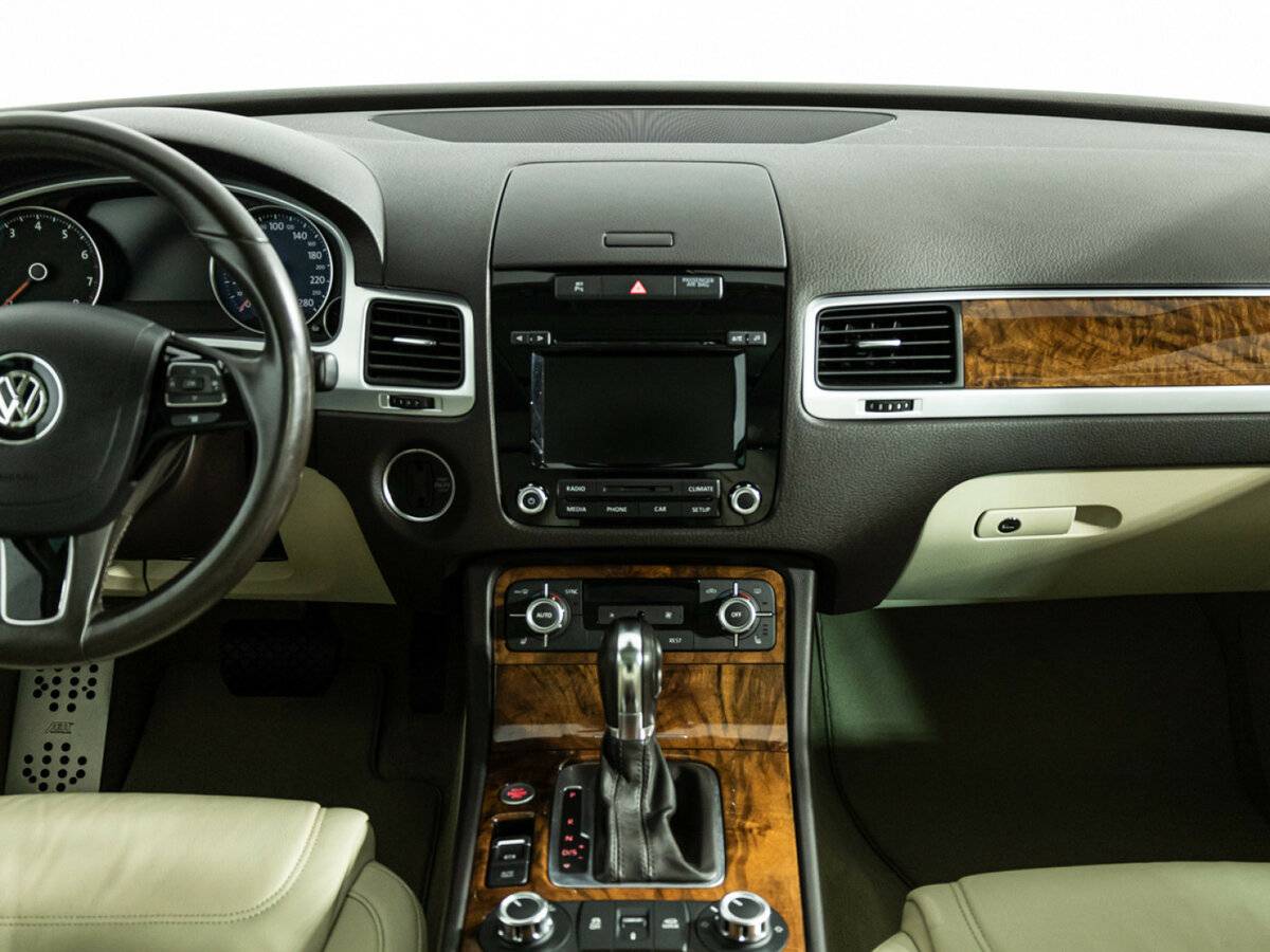 Volkswagen Touareg с пробегом — 2013 год. Фото: #11