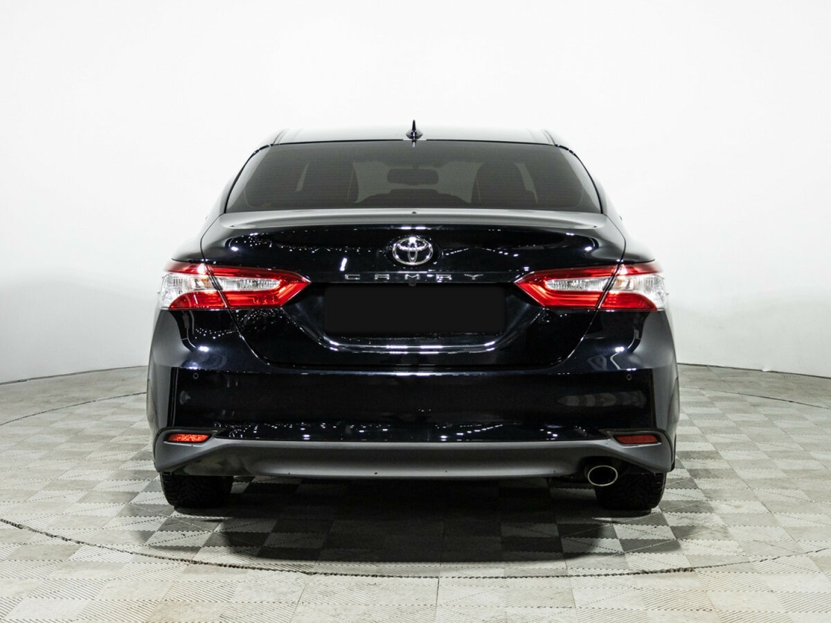 Toyota Camry с пробегом — 2018 год. Фото: #5