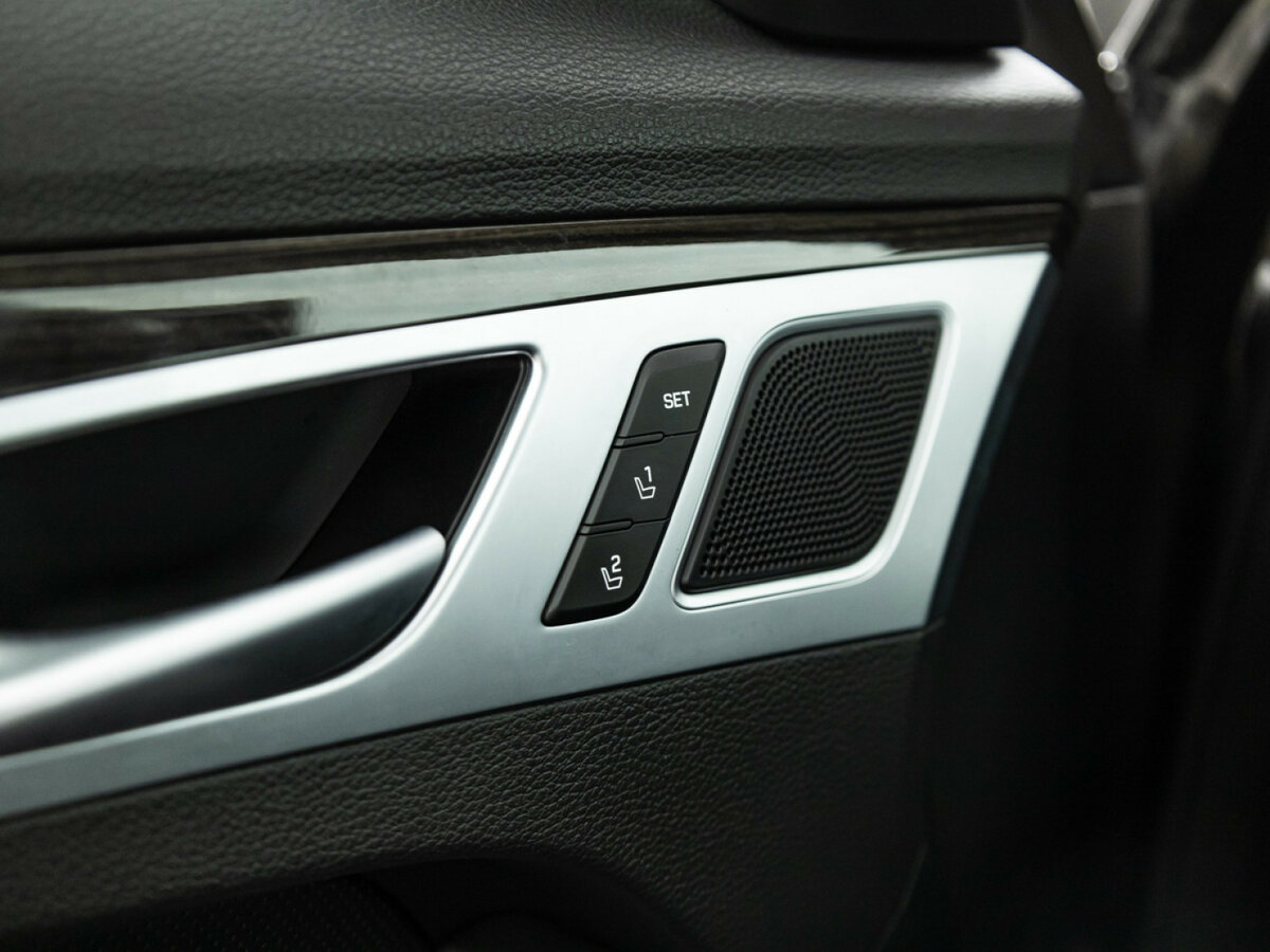 Hyundai Genesis с пробегом — 2015 год. Фото: #15