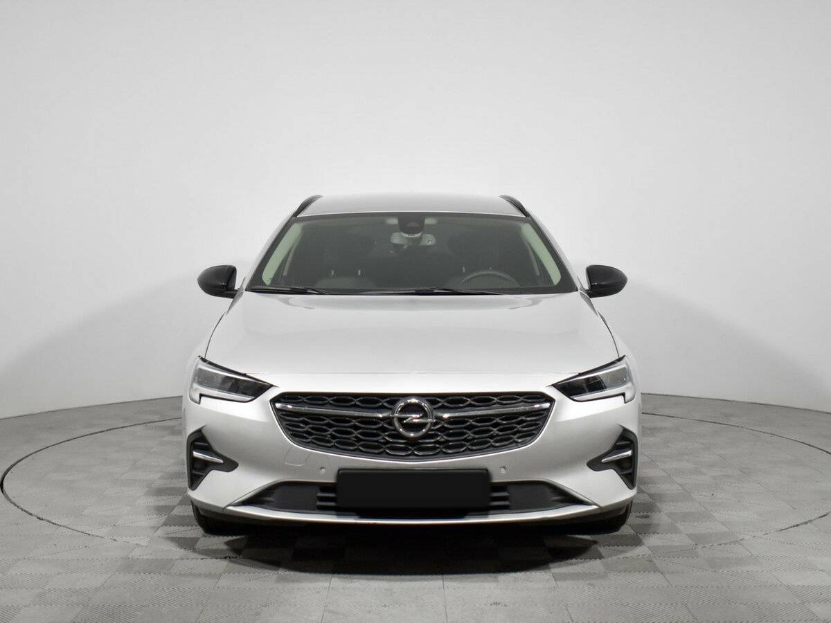 Opel Insignia с пробегом — 2020 год. Фото: #1