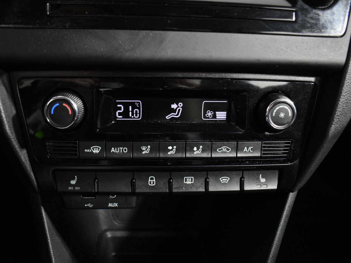 Skoda Rapid с пробегом — 2017 год. Фото: #15