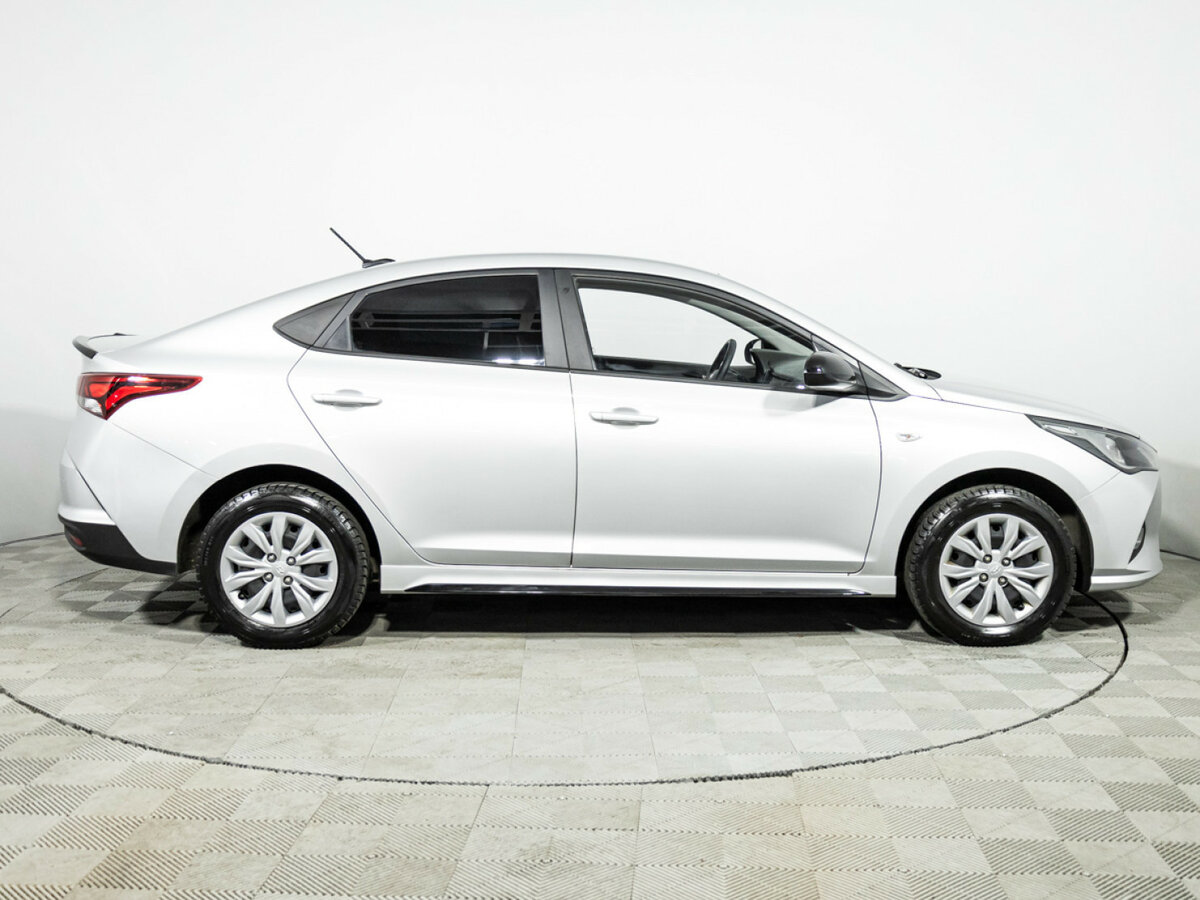 Solaris HS с пробегом — 2024 год. Фото: #3