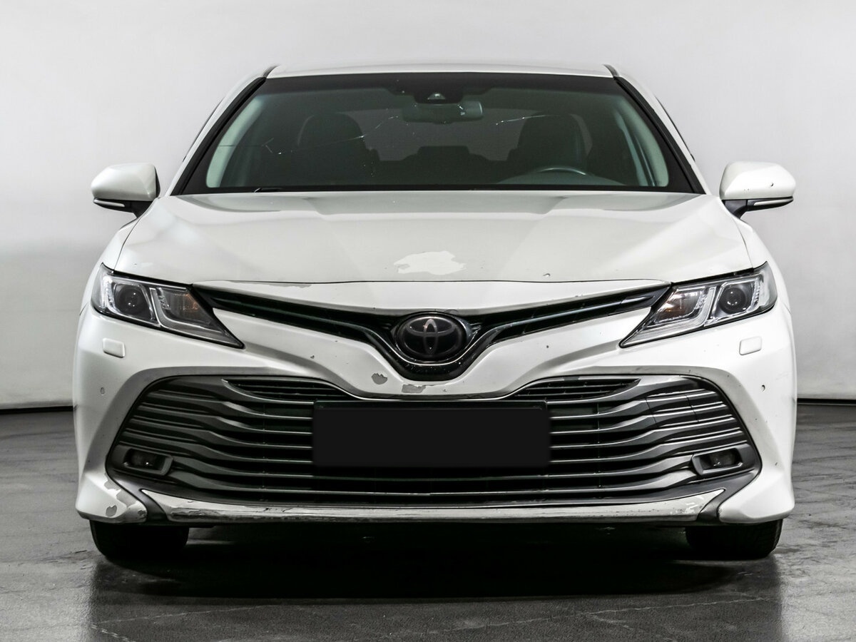 Toyota Camry с пробегом — 2020 год. Фото: #1