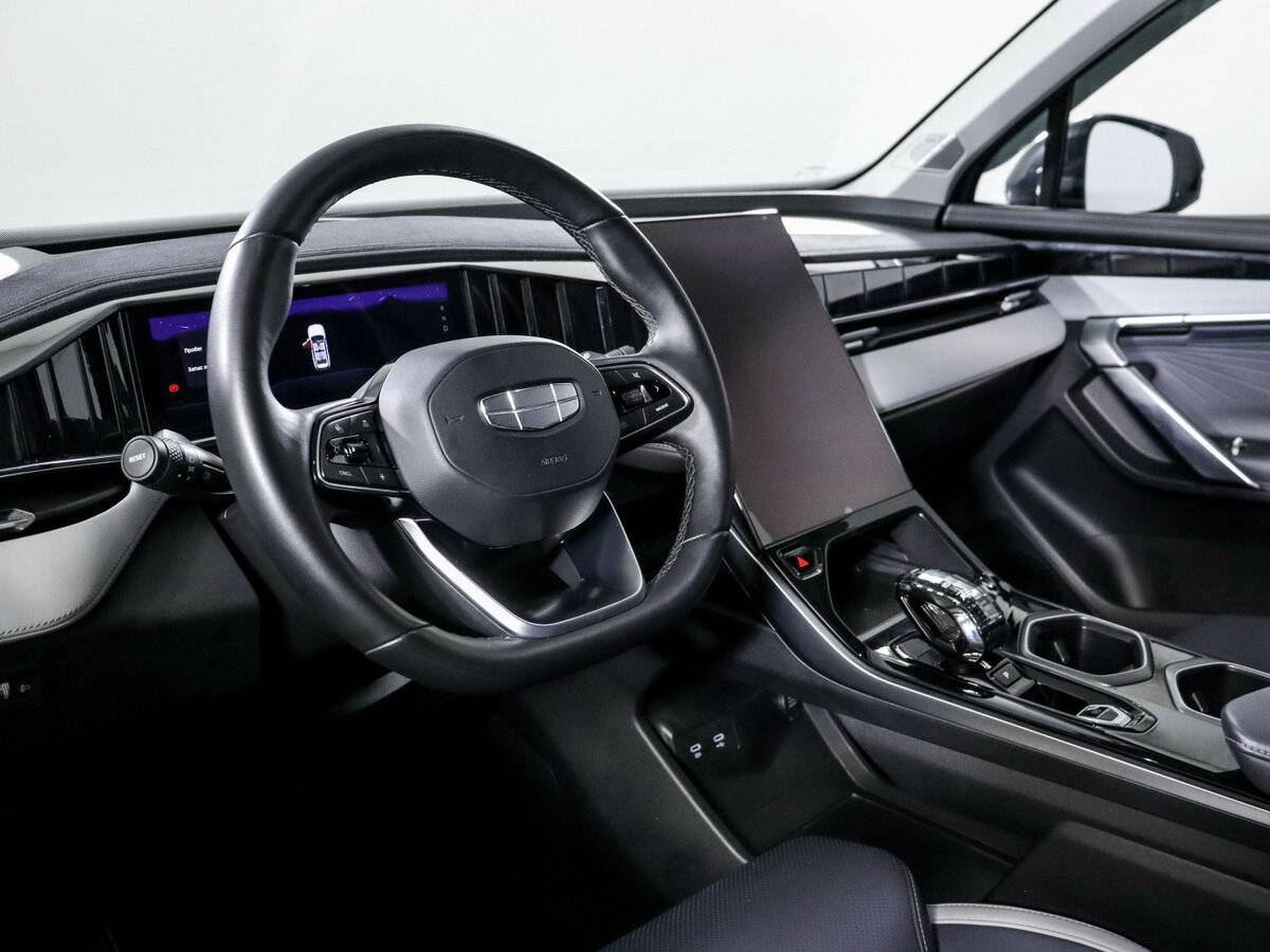 Geely Atlas с пробегом — 2023 год. Фото: #13