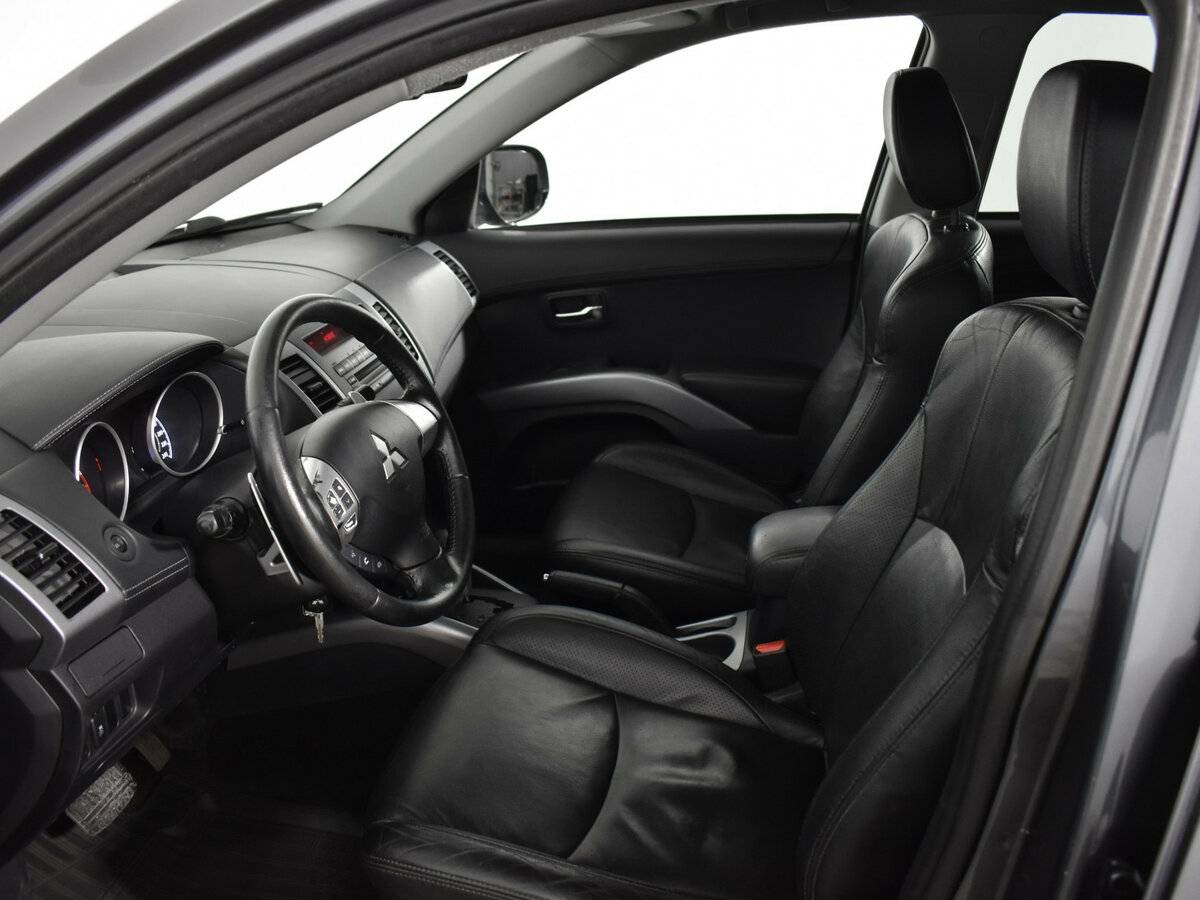 Mitsubishi Outlander с пробегом — 2012 год. Фото: #6