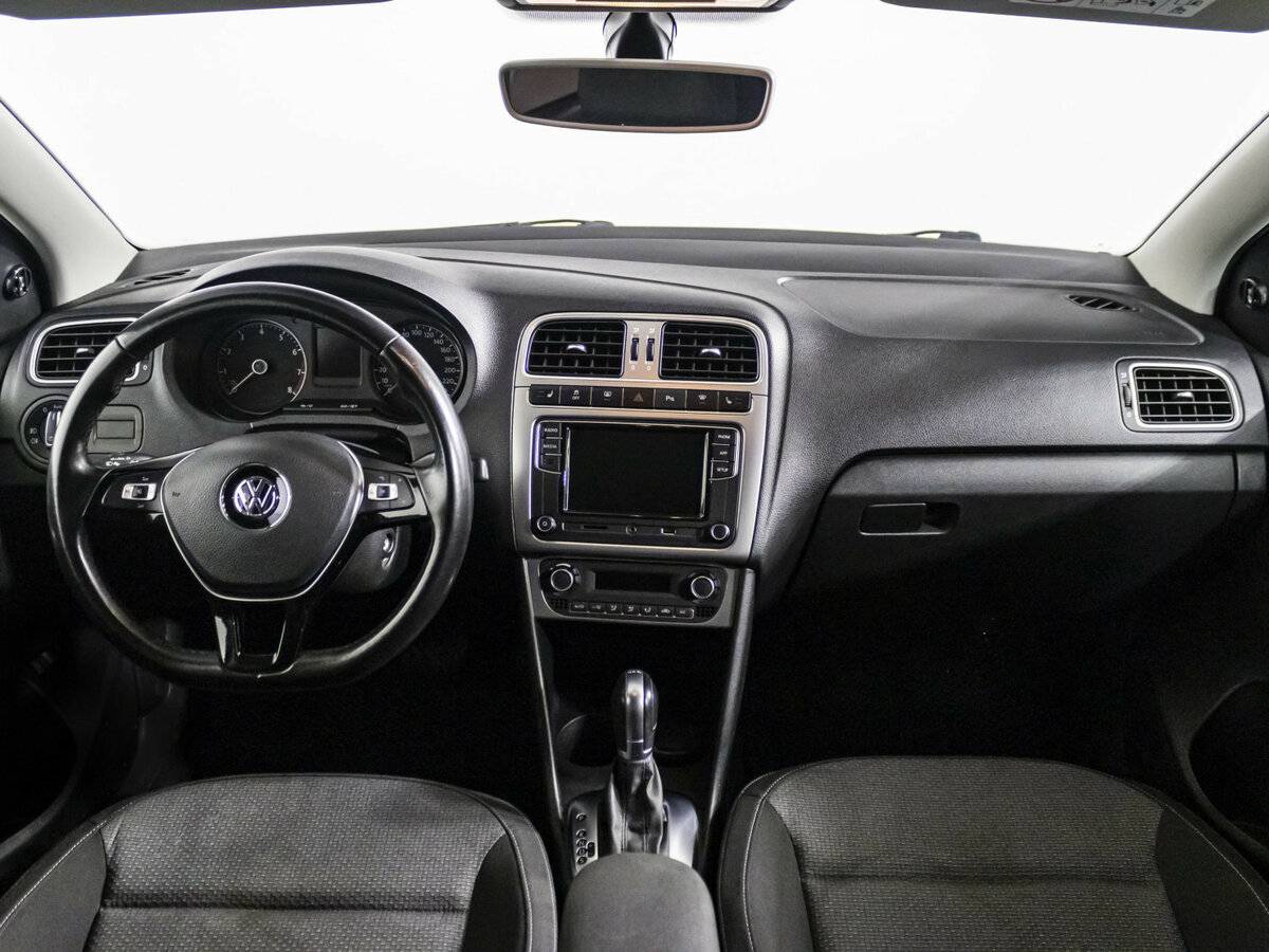 Volkswagen Polo с пробегом — 2018 год. Фото: #14