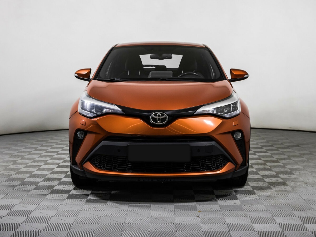 Toyota C-HR с пробегом — 2019 год. Фото: #1