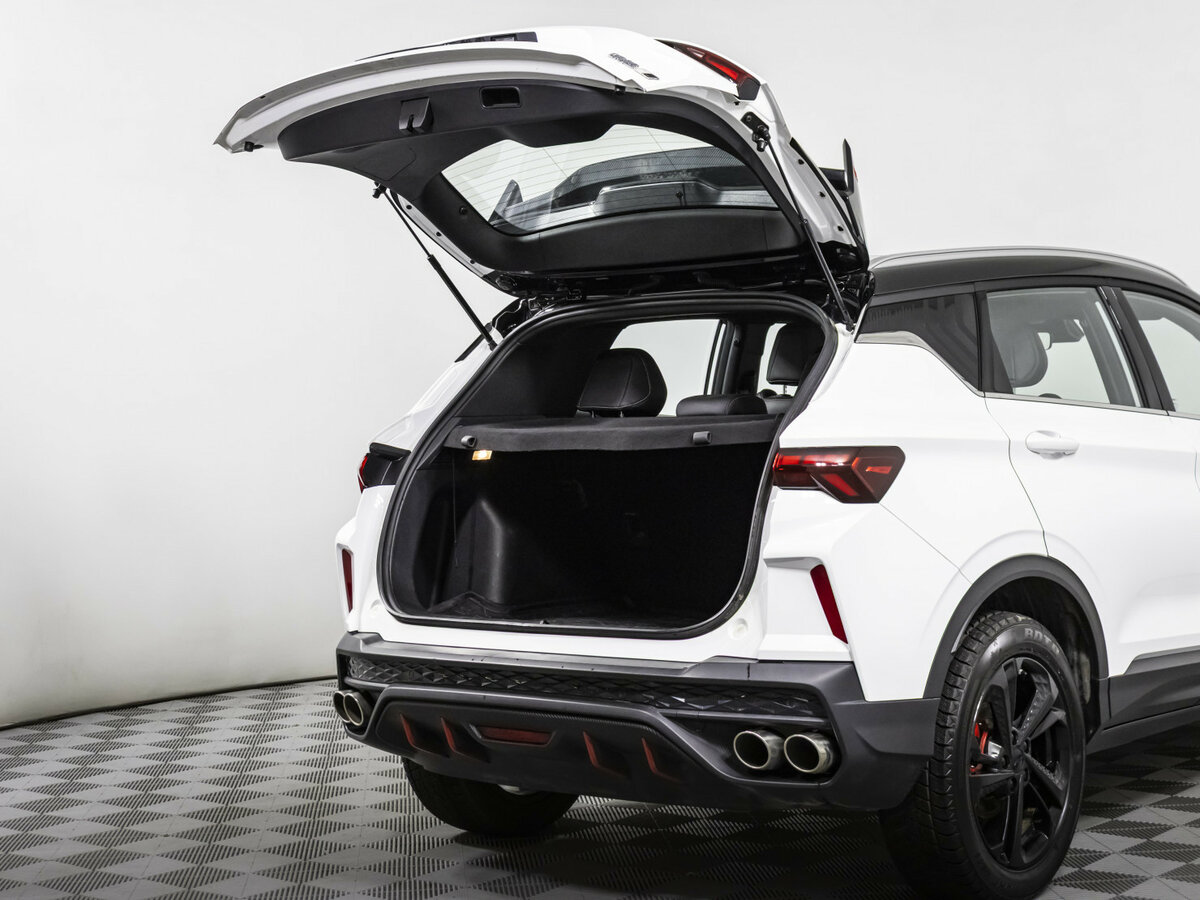 Geely Coolray с пробегом — 2023 год. Фото: #16