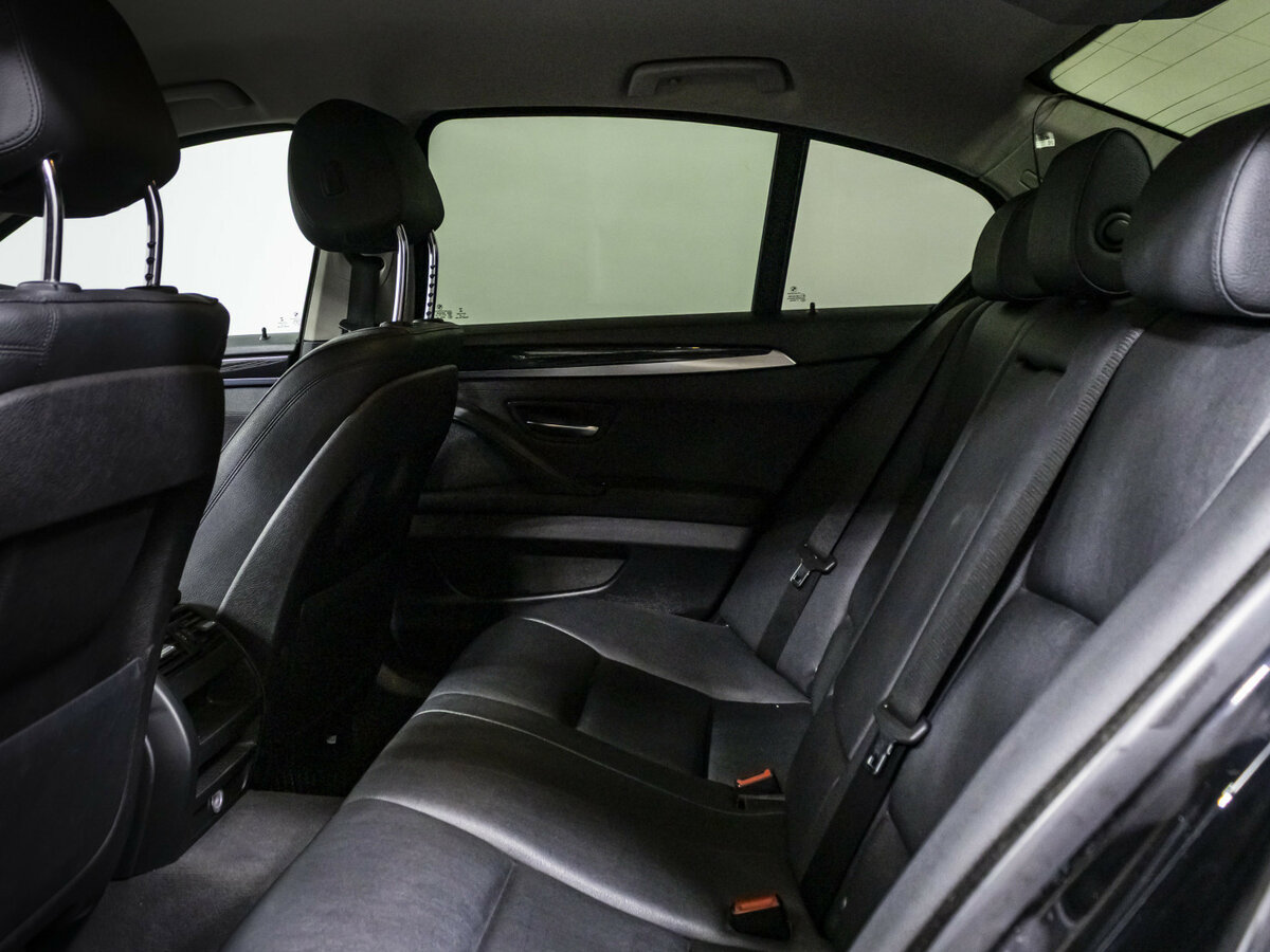 BMW 5 серии с пробегом — 2015 год. Фото: #10