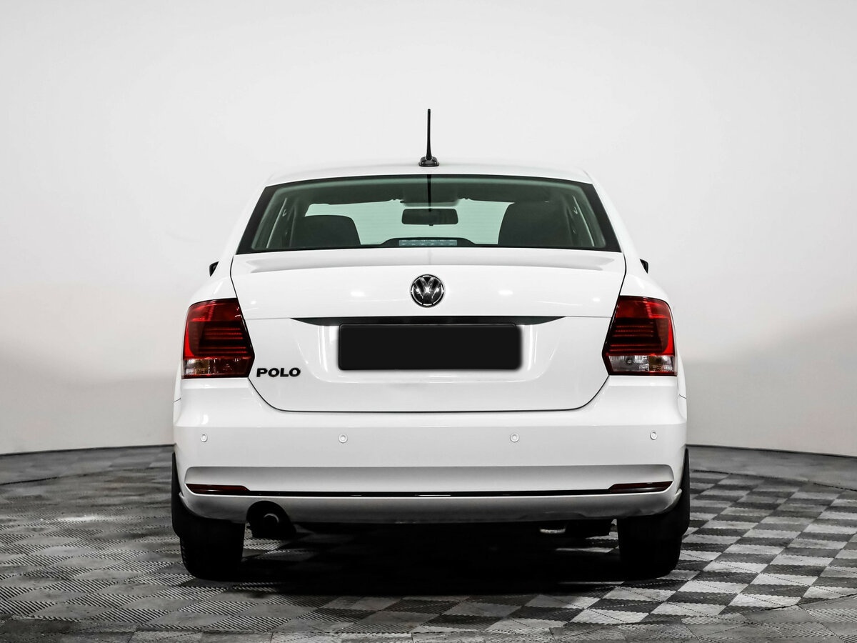 Volkswagen Polo с пробегом — 2018 год. Фото: #4