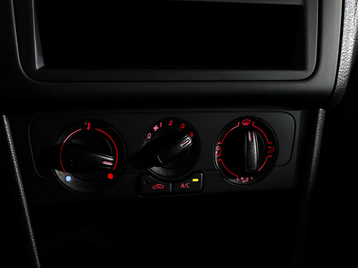 Volkswagen Polo с пробегом — 2018 год. Фото: #10