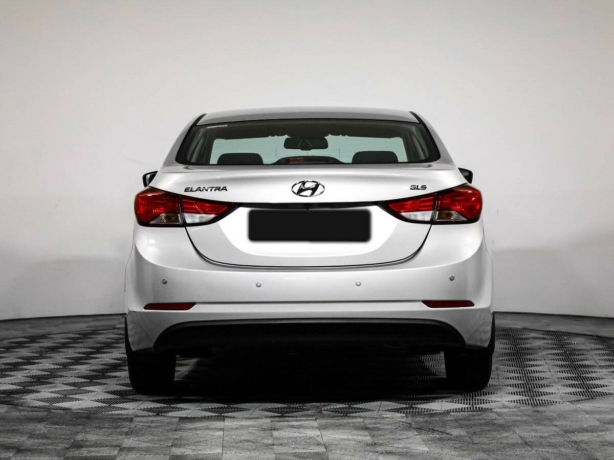 Hyundai Elantra с пробегом — 2015 год. Фото: #4
