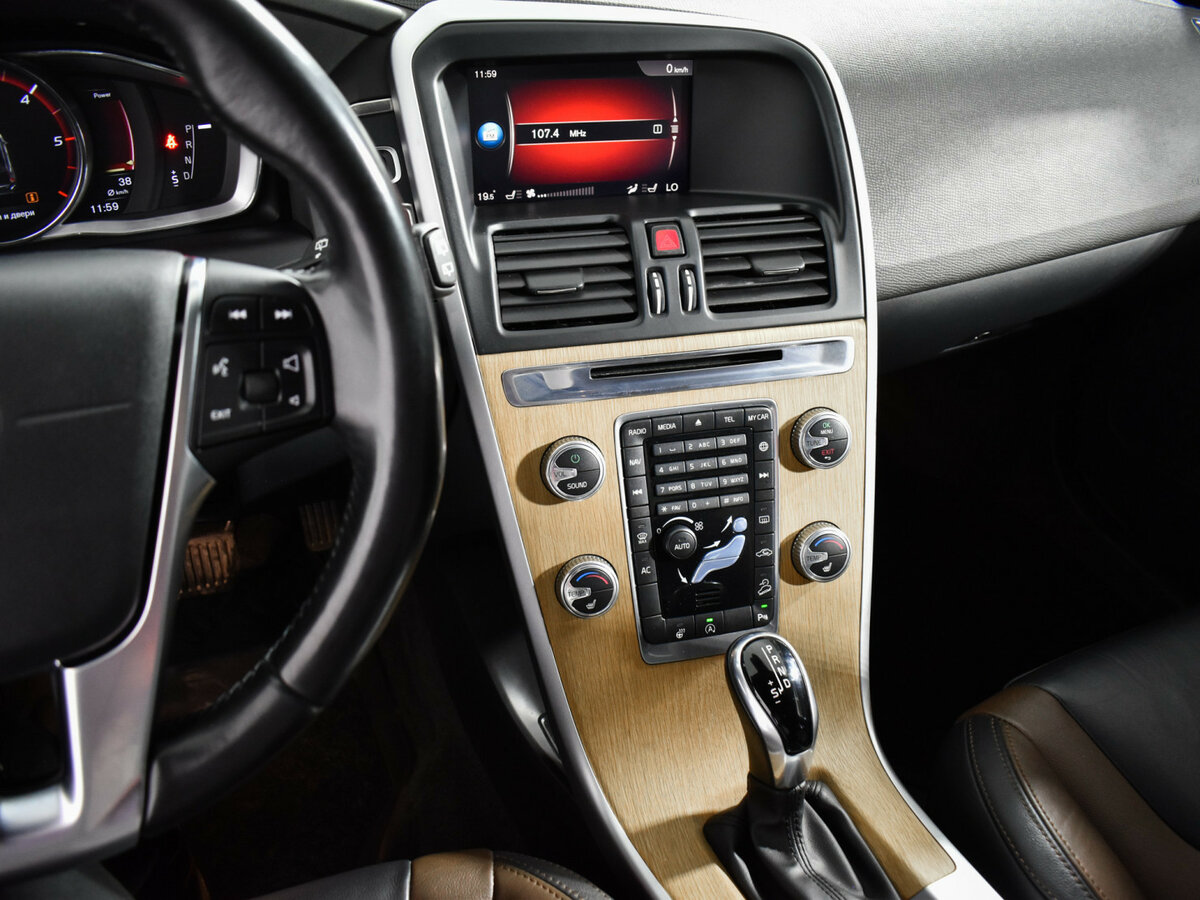 Volvo XC60 с пробегом — 2017 год. Фото: #14