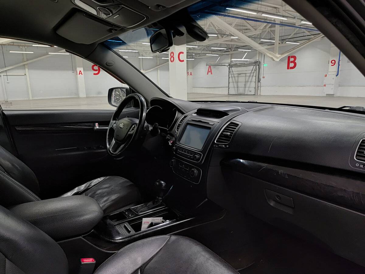 Kia Sorento с пробегом — 2013 год. Фото: #10