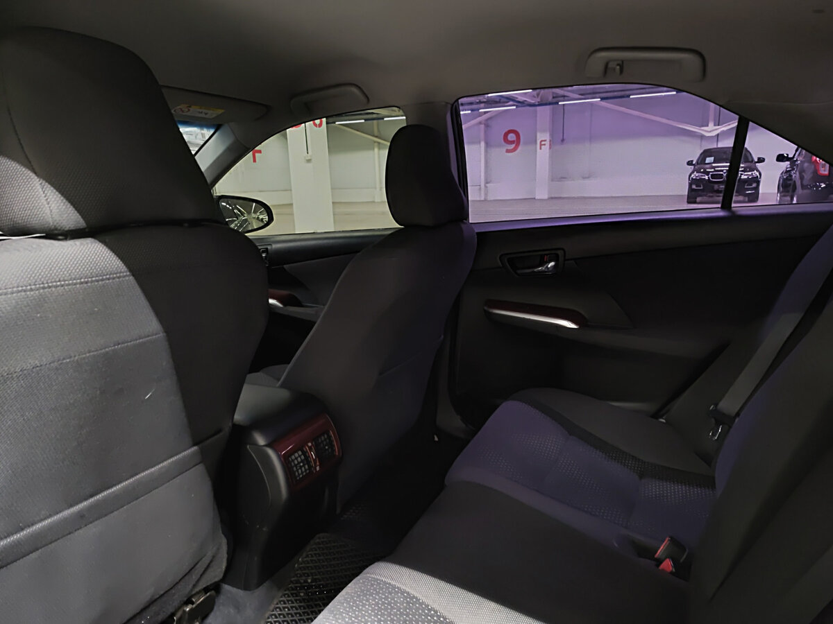 Toyota Camry с пробегом — 2014 год. Фото: #11