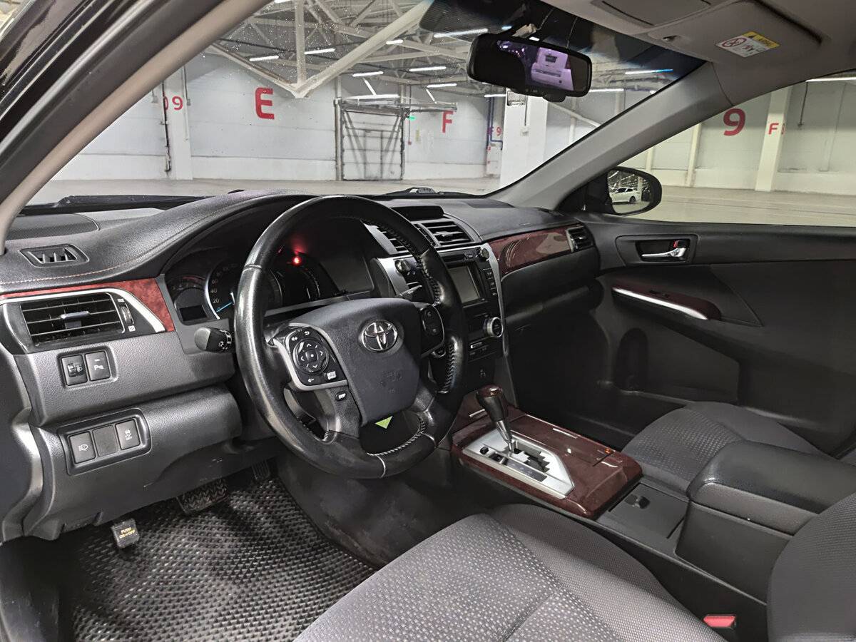 Toyota Camry с пробегом — 2014 год. Фото: #15