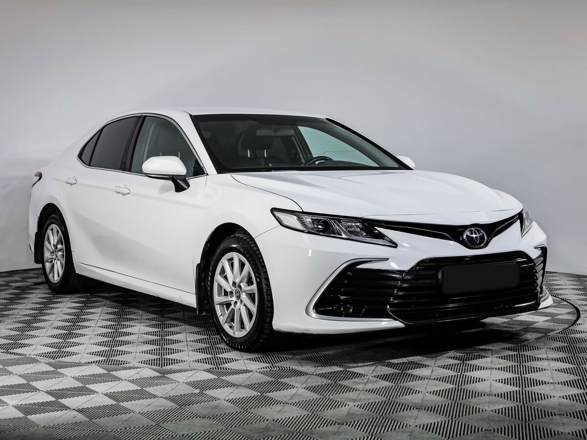 Toyota Camry с пробегом — 2021 год. Фото: #3