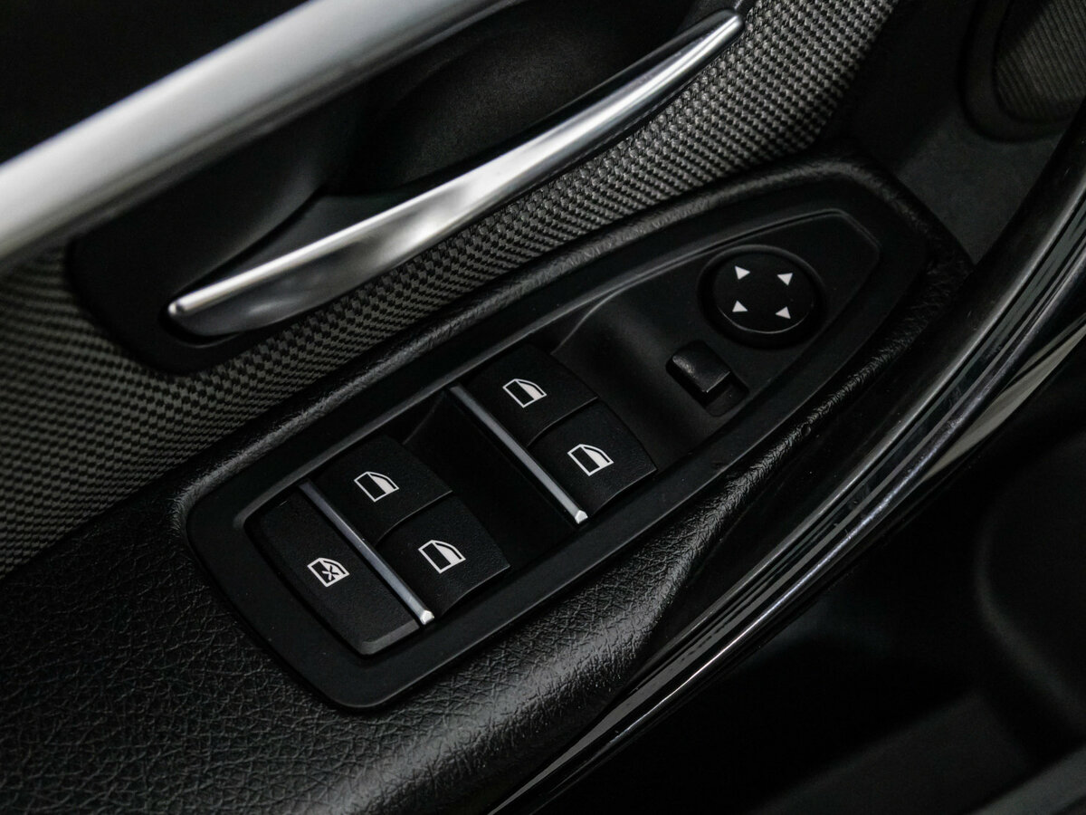 BMW 3 серии с пробегом — 2016 год. Фото: #13