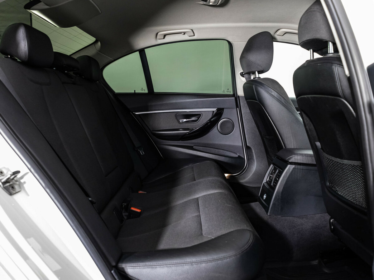 BMW 3 серии с пробегом — 2016 год. Фото: #15