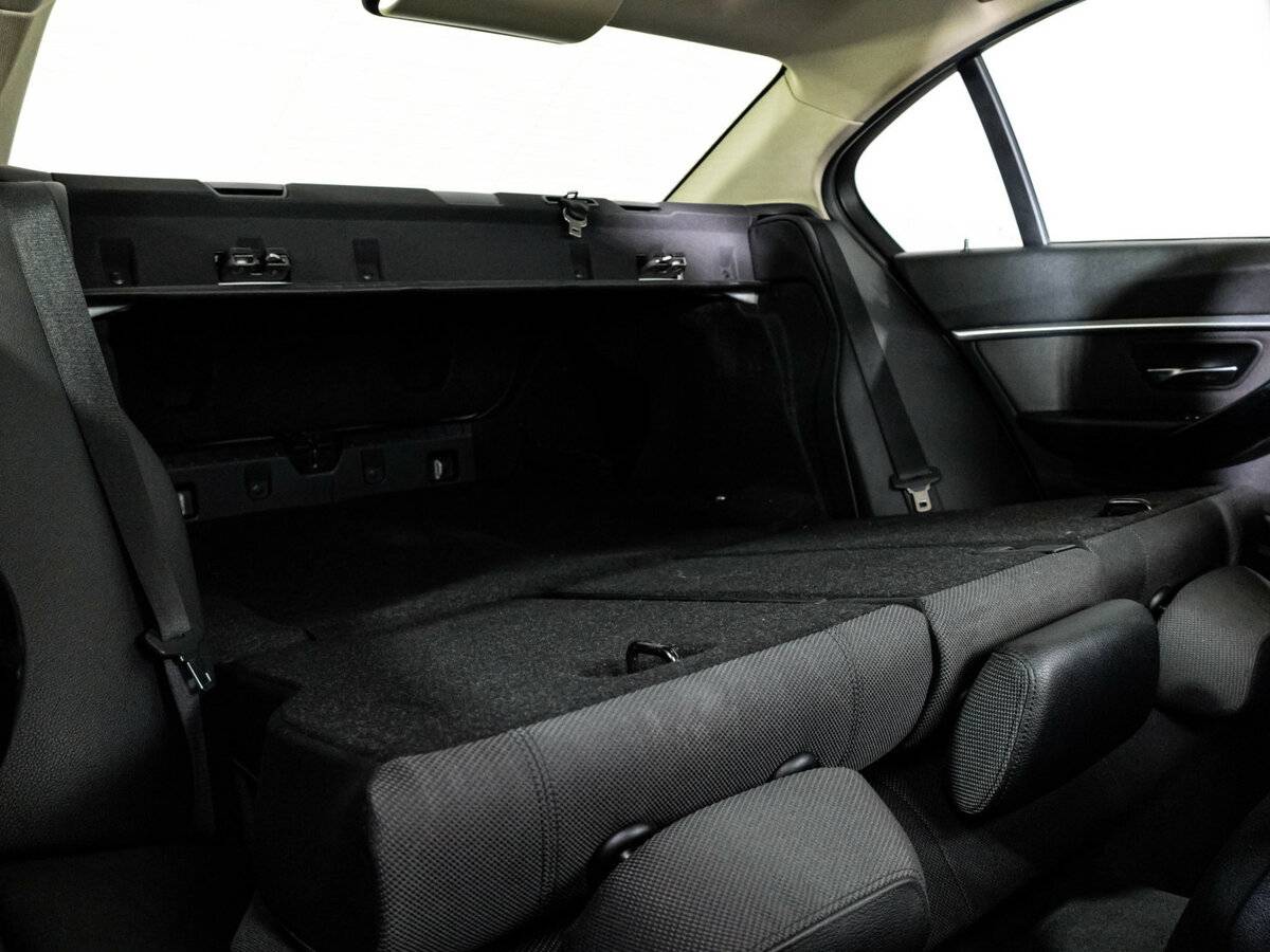 BMW 3 серии с пробегом — 2016 год. Фото: #18