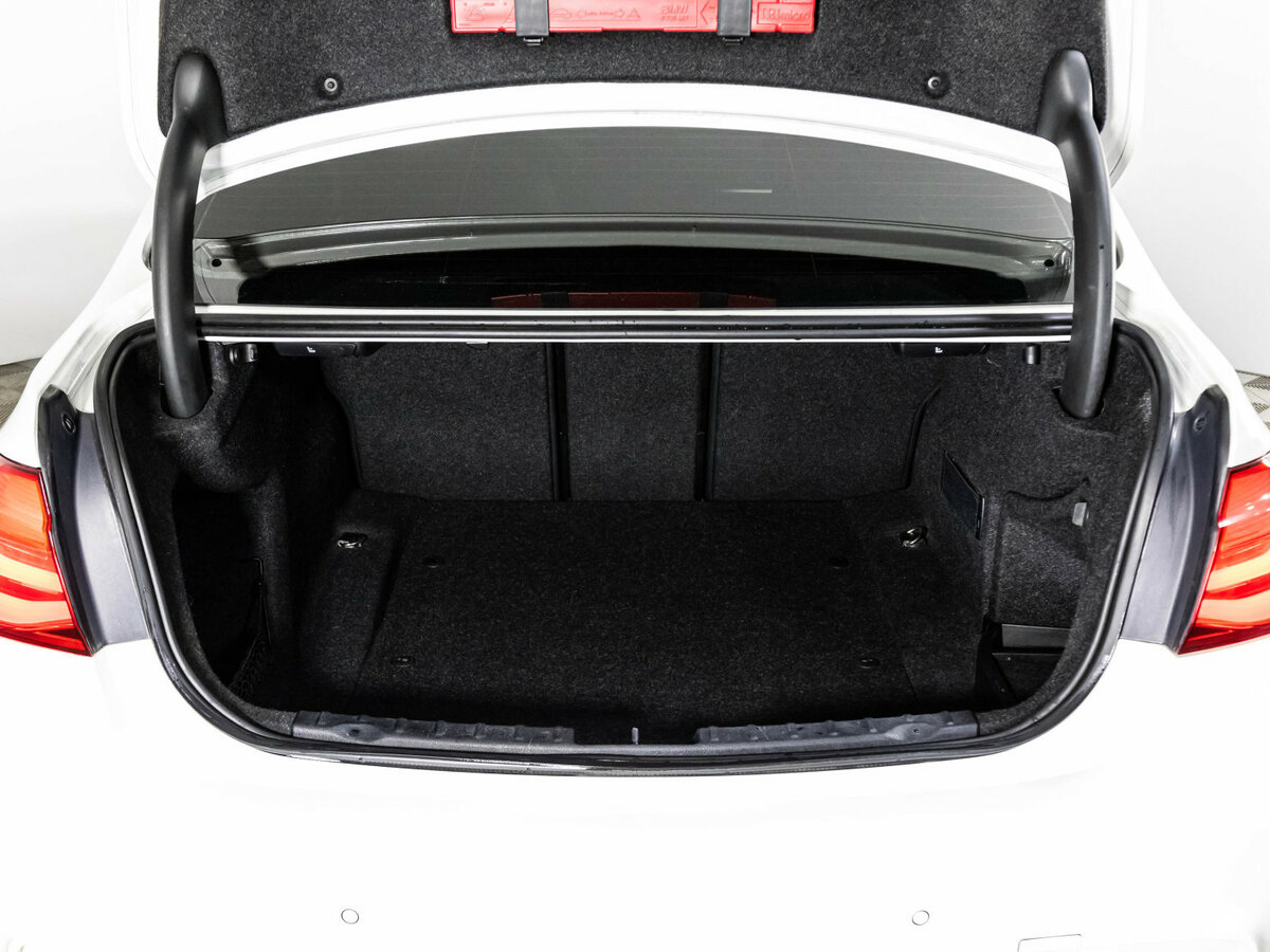 BMW 3 серии с пробегом — 2016 год. Фото: #19