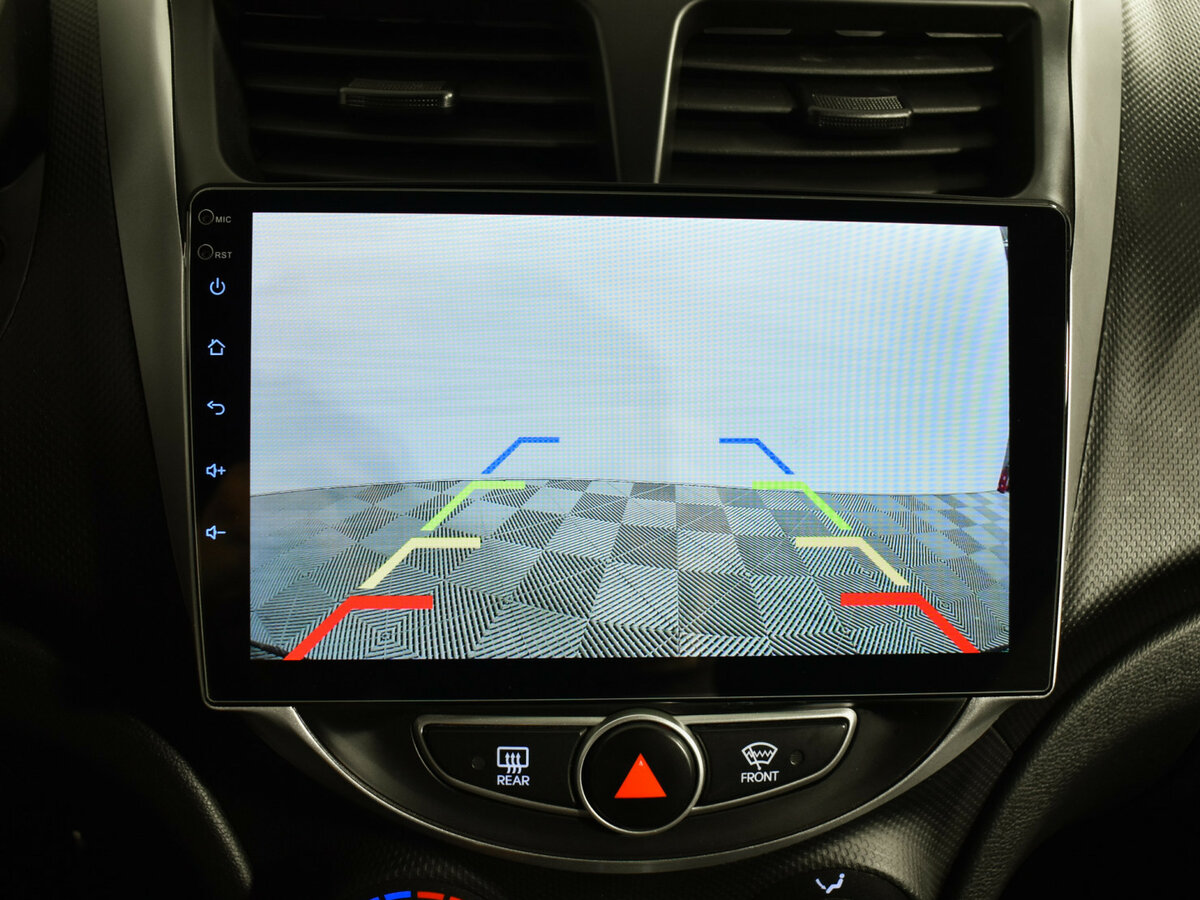 Hyundai Solaris с пробегом — 2014 год. Фото: #14