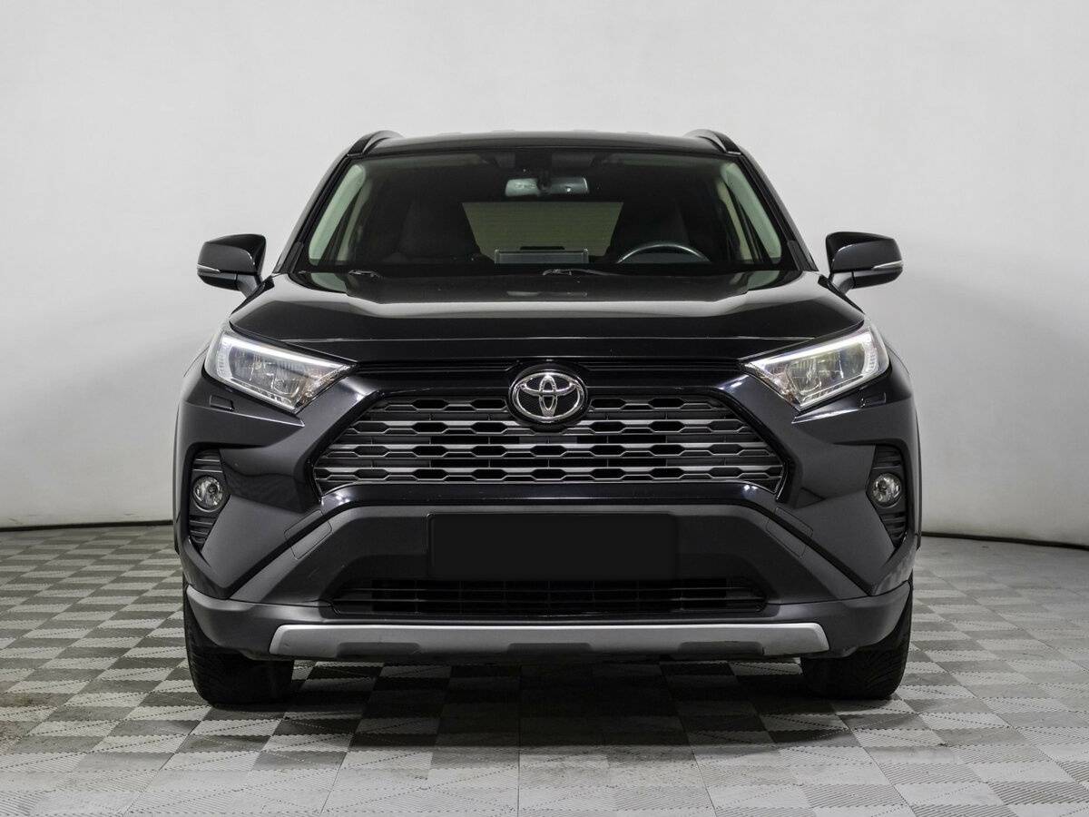 Toyota RAV4 с пробегом — 2020 год. Фото: #1
