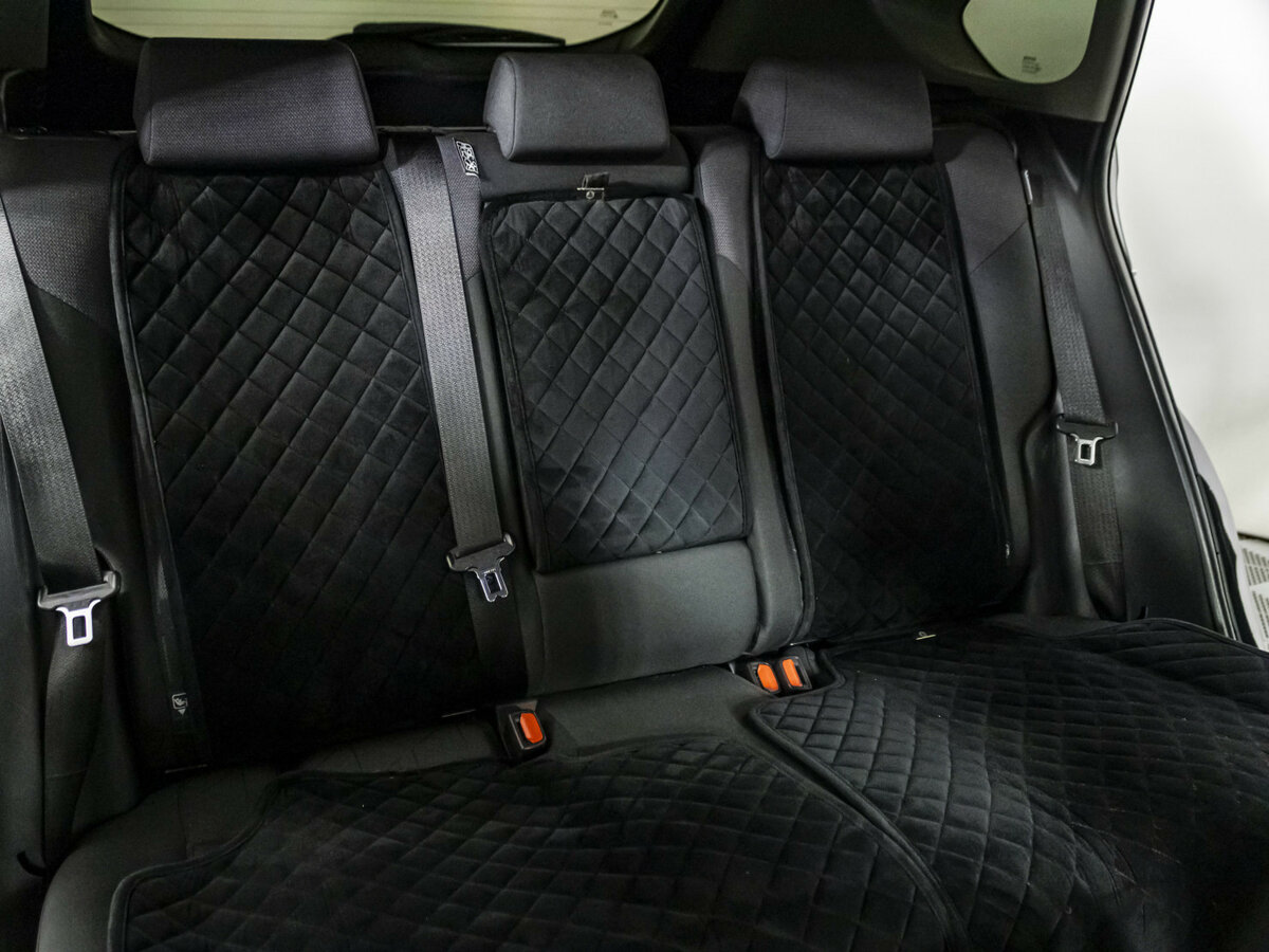 Toyota RAV4 с пробегом — 2020 год. Фото: #12