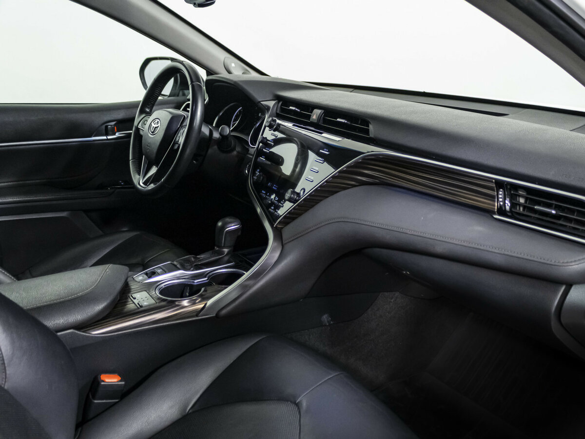 Toyota Camry с пробегом — 2019 год. Фото: #7