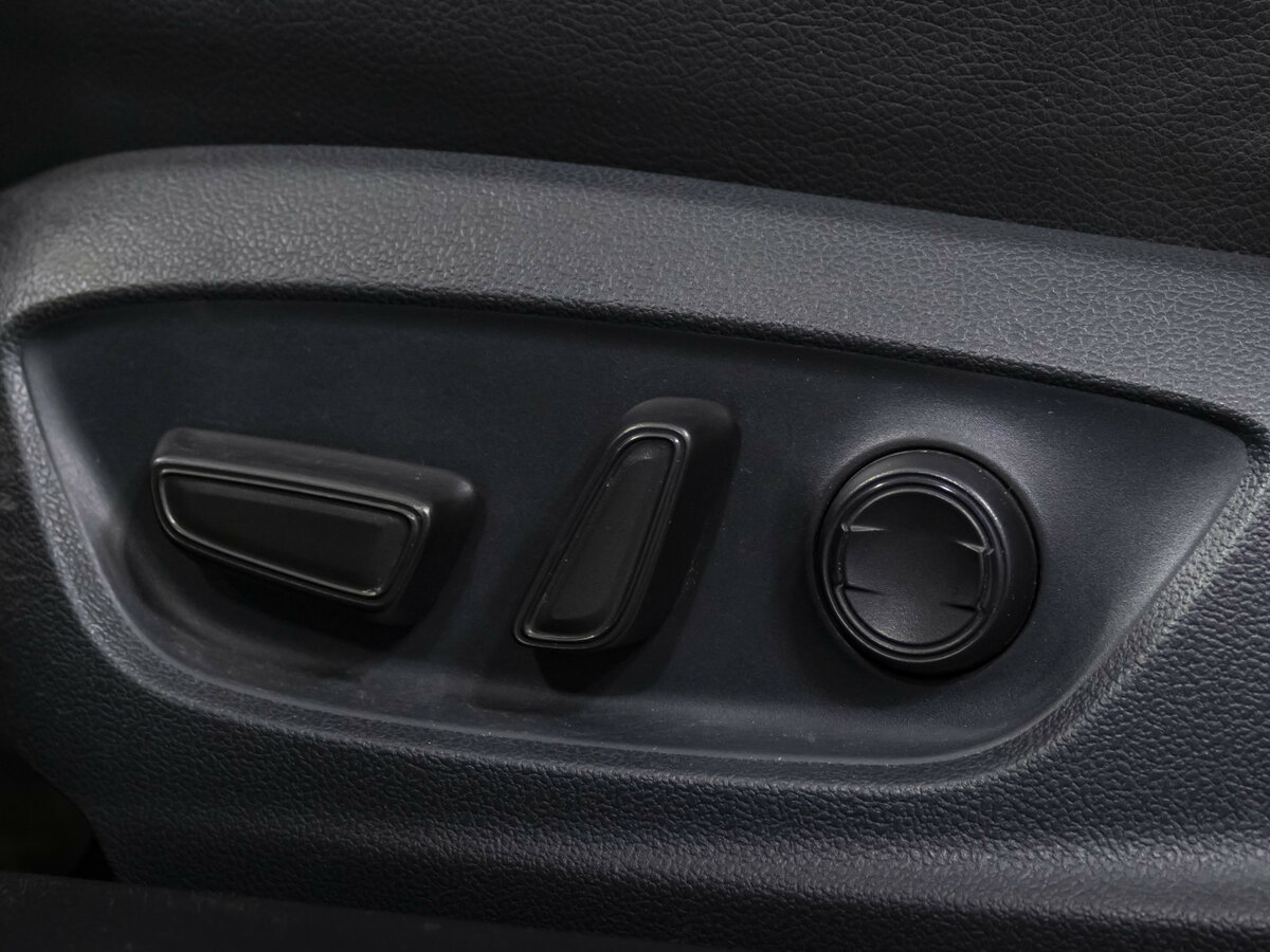 Toyota Camry с пробегом — 2019 год. Фото: #15