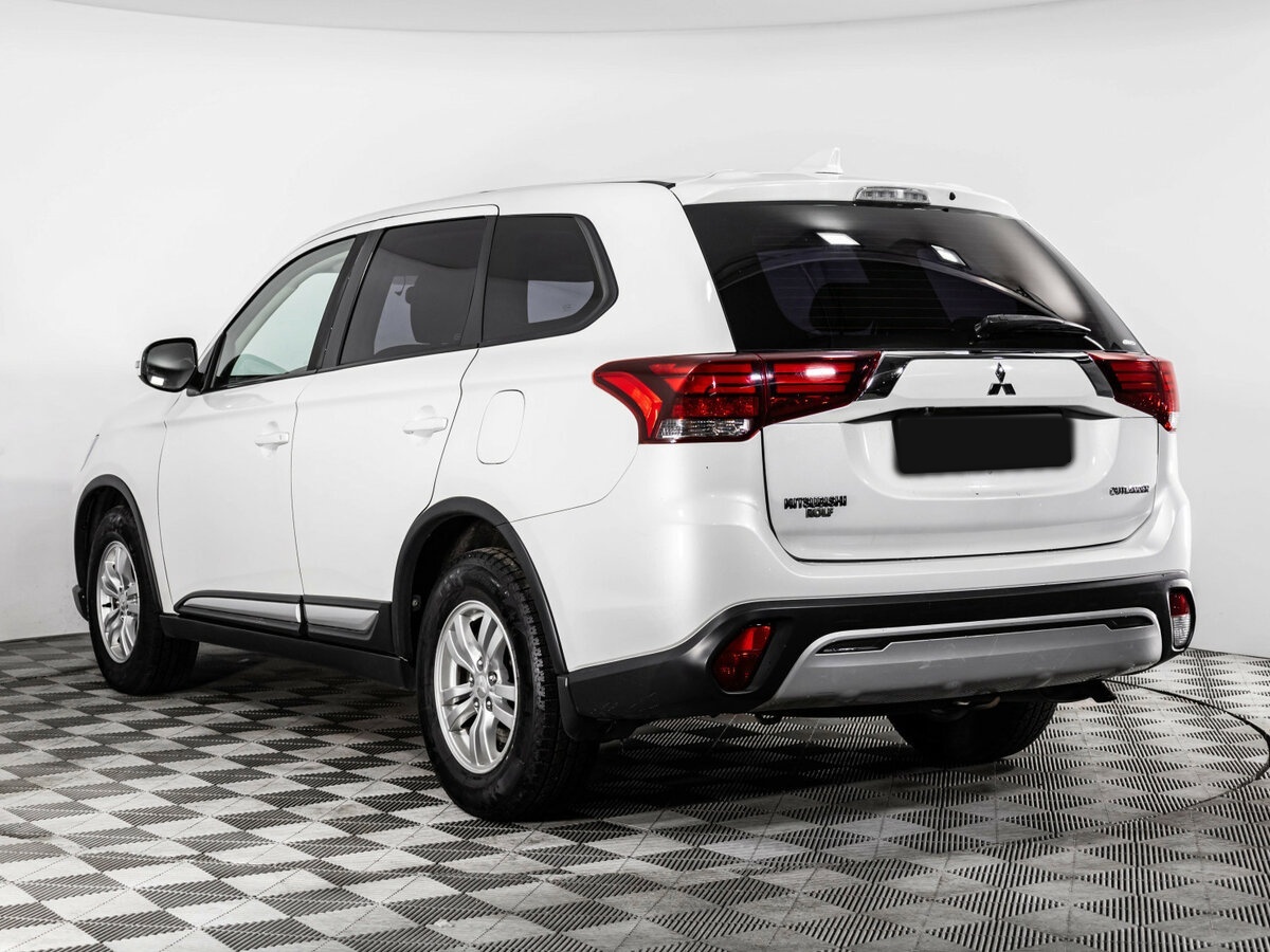Mitsubishi Outlander с пробегом — 2018 год. Фото: #6