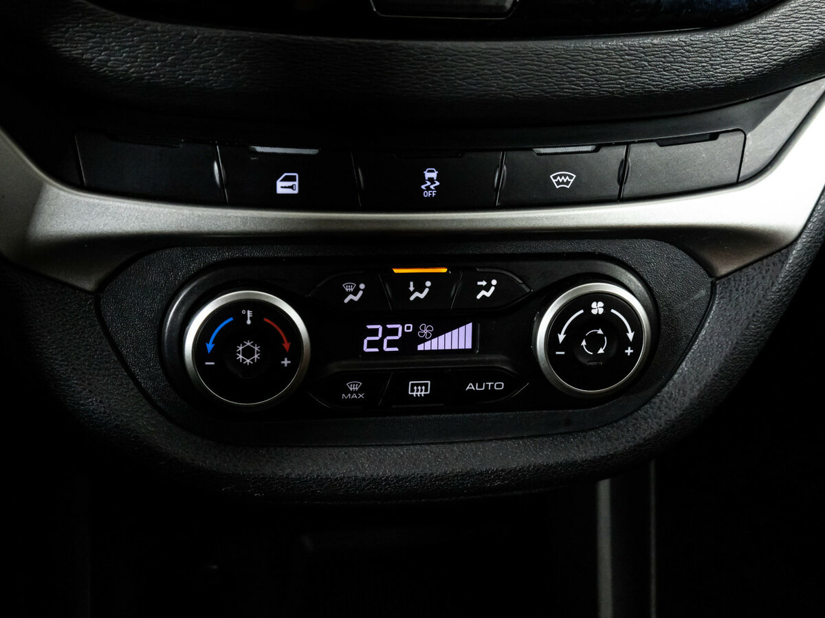 Lada (ВАЗ) Vesta с пробегом — 2021 год. Фото: #11