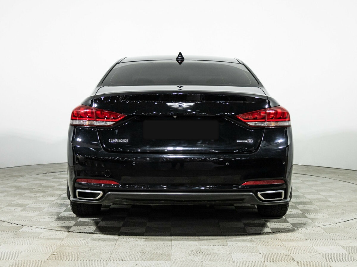 Hyundai Genesis с пробегом — 2015 год. Фото: #4